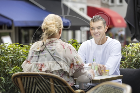 Man en vrouw op date 1