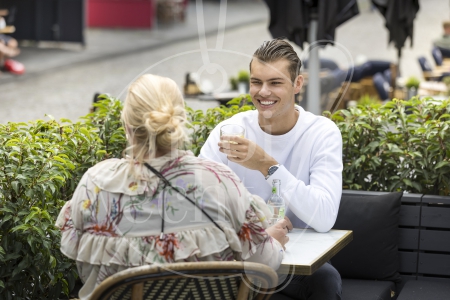 Man en vrouw op date 3