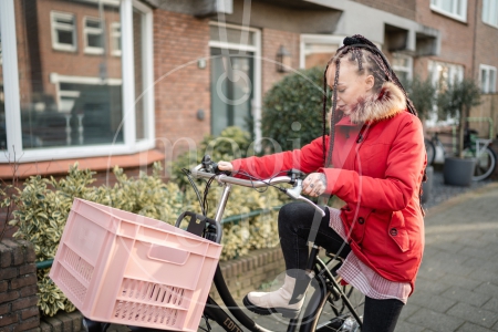 vrouw op de fiets 2